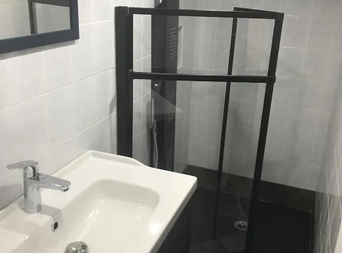 La De Marie Nyaraló *